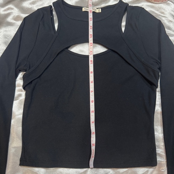 Chloe Cutout Crop Top - Picture 4 of 7